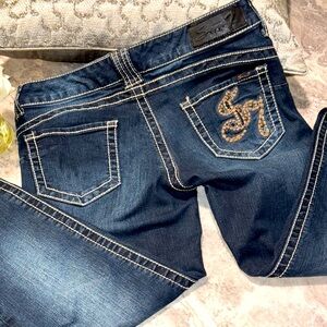Seven7 Blue Straight Leg Jeans with Vintage Appeal